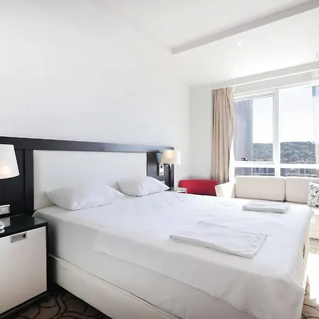 Σπίτι διακοπών Ultralux 1 Bedroom For 4 Ppl With Pool