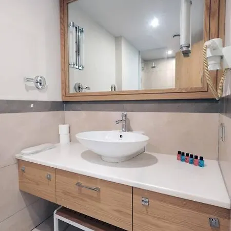 Ultralux 1 Bedroom For 4 Ppl With Pool *